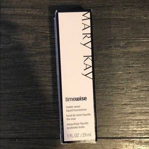 Mary Kay Matte-Wear liquid foundation